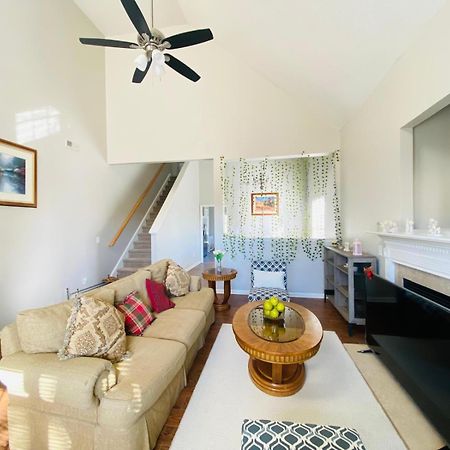 Spacious Room With Shared Bathroom Raleigh Extérieur photo